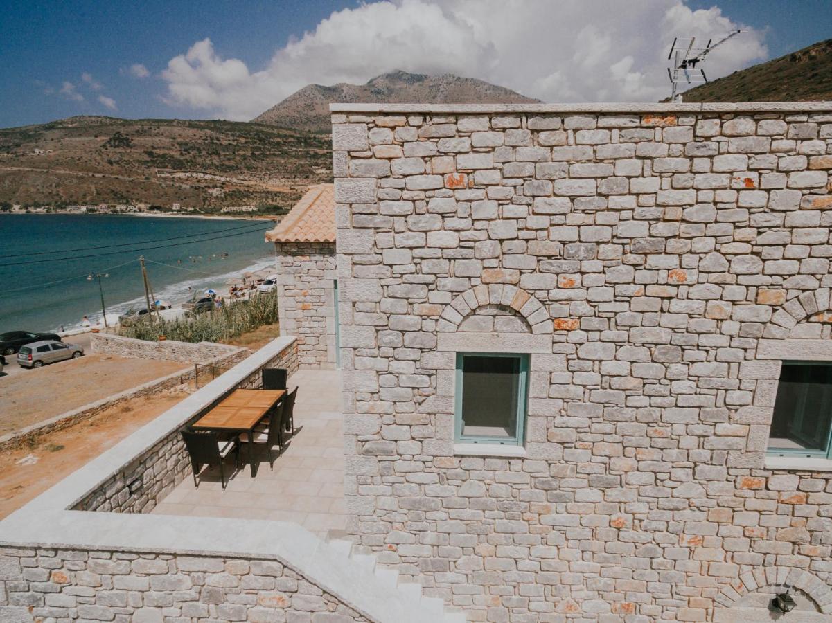 George Seafront Suites Néon Oítilon Exterior foto